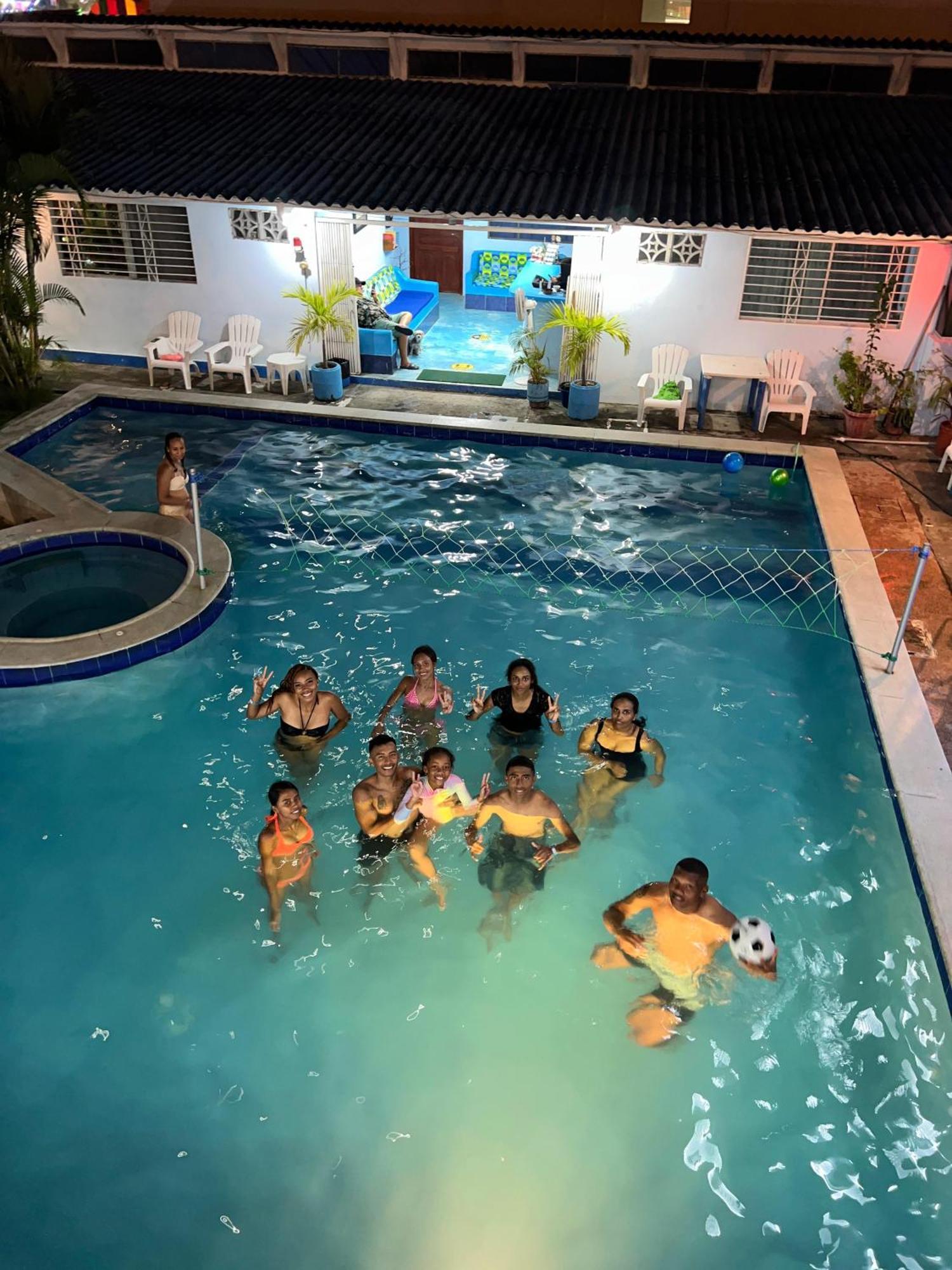 Hostal Aruba Atacames Exterior photo